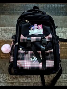 Super Cute K-Pop Backpack ~ Full Size ~ Plaid Accents & Multiple Pockets BNWT